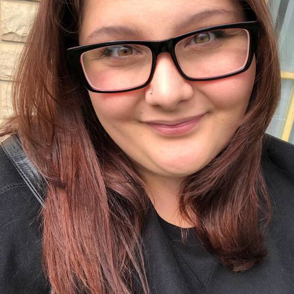 Meet your Posher, Brittany - Picture 1 of 1